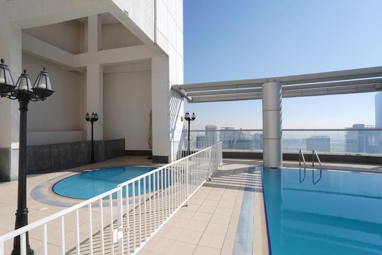 Rh- Burj Al Nujoom, Downtown, 1br Near Mall Apartment Dubai