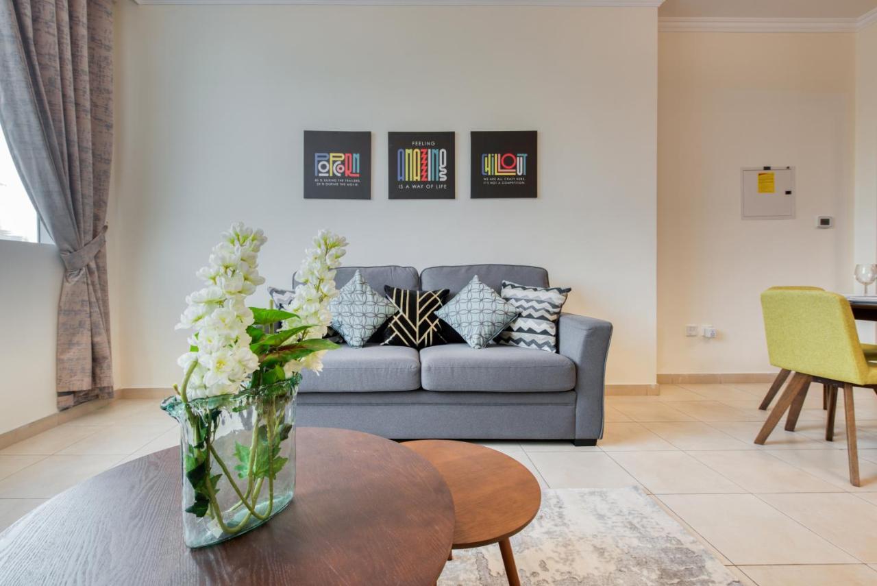 Rh- Burj Al Nujoom, Downtown, 1br Near Mall Apartment *
